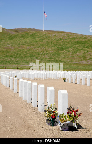 Grabsteine in Bakersfield Veterans Friedhof, Kalifornien, 2013. Stockfoto