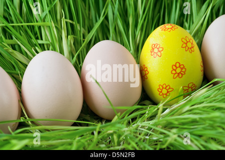 Traditionelle Ostereier zum Verkauf an einen lokalen Markt in