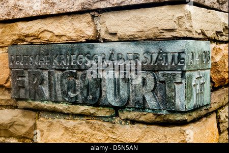 Tor-Schild am deutschen Welt ein Soldatenfriedhof, Fricourt;  an der Somme Schlachtfeld, Frankreich Stockfoto