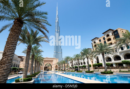 Blick auf Burj Khalifa Tower, höchstes Bauwerk der Welt und das Palace Hotel in Downtown Dubai Vereinigte Arabische Emirate VAE Stockfoto