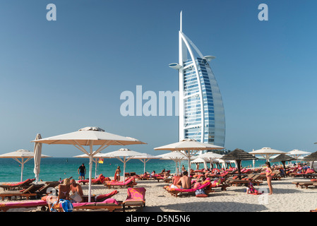 Beach Resort neben Luxushotel Burj Al Arab in Dubai Vereinigte Arabische Emirate Stockfoto