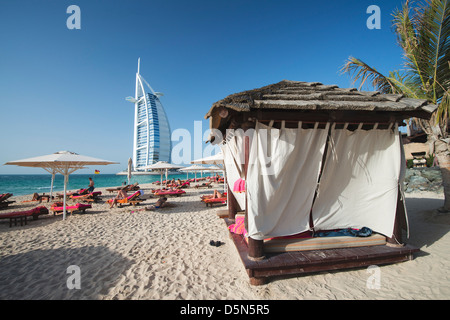 Beach Resort neben Luxushotel Burj Al Arab in Dubai Vereinigte Arabische Emirate Stockfoto