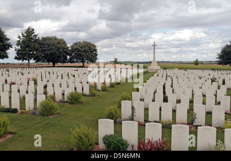 Die CWGC Adanac Soldatenfriedhof (Adanac ist Kanada rückwärts) Miraumont, Somme, Picardie, Frankreich. Stockfoto