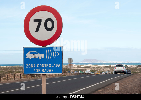 Radar kontrollierte Zone 70 km/h auf Fuerteventura Stockfoto