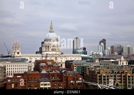 Blick auf St. Pauls im Winter - London-UK Stockfoto