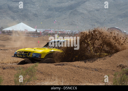 Jean, Nevada - The Mint 400 Off-Road-Auto-Rennen durch die Mojave-Wüste in der Nähe von Las Vegas. Stockfoto