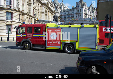 Löschfahrzeug auf der Straße in London. Stockfoto