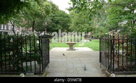 Queen Square im Londoner Stadtteil Camden, London, UK. Stockfoto
