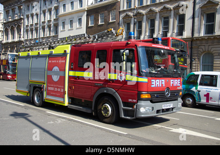 Londoner Feuerwehr Motor auf Whitehall im Zentrum von London. Stockfoto