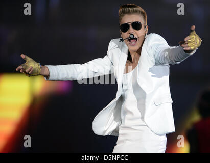 Dortmund, Deutschland. 5. April 2013. Kanadische Sänger Justin Bieber führt in der Westfalenhalle in Dortmund, Deutschland, 5. April 2013. Foto: Caroline Seidel/Dpa/Alamy Live News Stockfoto