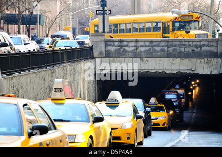 Mass Transit Eingabe von Cornelius Vanderbilt Brücke neben dem Grand Central Terminal, Manhattan, New York City, USA Stockfoto