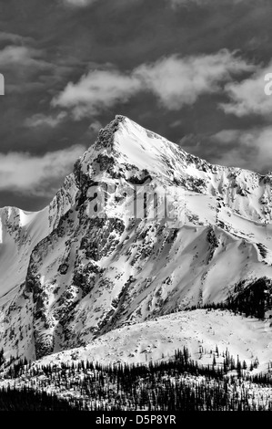 Dies war eine Bergspitze am Maligne Lake, Jasper-Nationalpark Stockfoto