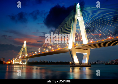 Brücken und städtischen Nacht in Guangzhou, China Stockfoto