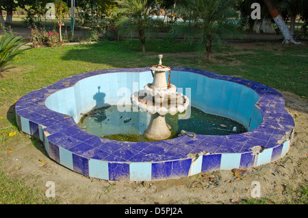 alten Brunnen im Stadtgarten von Amritsar, Punjab, Indien Stockfoto