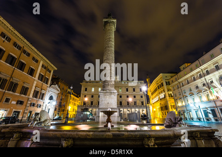 Spalte von Marcus Aurelius bei Nacht Rom Italien Stockfoto
