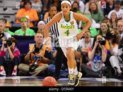 7. April 2013 - New Orleans, LA, USA - April 07, 2013..Notre Dame Wache Skylar Diggins #4 während der letzten vier Damen Basketball-Turnier in New Orleans Arena in New Orleans, Louisiana UConn besiegen Notre Dame 83-65, um das Finale der Meisterschaft zu gelangen. Stockfoto