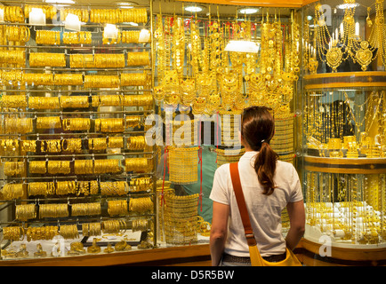 Schaufenster von Goldschmuck in Gold-Souk in Deira Dubai Vereinigte Arabische Emirate Stockfoto