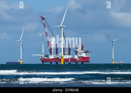 Jack Up Rig, MPI Abenteuer, Installation von Offshore-Windkraftanlagen in Redcar, Nord-Ost-England, UK Stockfoto