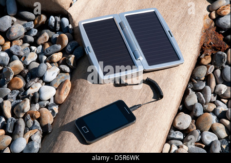 solar powered Handy-Akku-Ladegerät Stockfoto