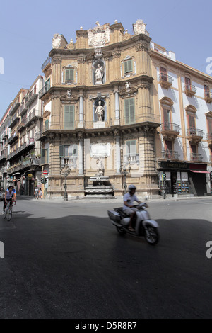 Der Quattro Canti-Kreuzung in Palermo Sizilien Stockfoto