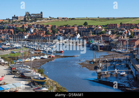 Blick entlang der Esk in Richtung Whitby Stockfoto