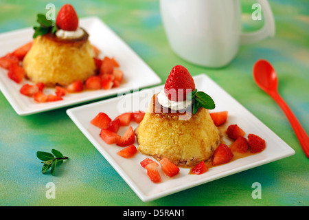 Erdbeeren-Flan. Rezept zur Verfügung. Stockfoto