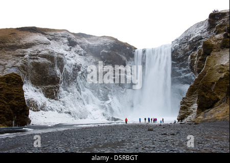 Der Skogafoss-Wasserfall in Island im winter Stockfoto