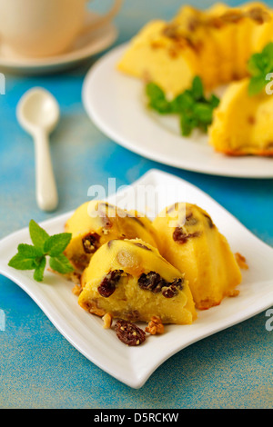 Käse-Tarte mit Walnüsse und Rosinen. Rezept zur Verfügung. Stockfoto