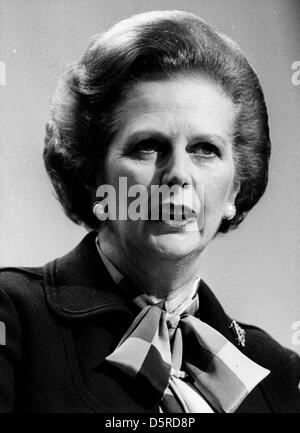 Datei - erste weibliche Premierminister (von 1979-1990) MARGARET THATCHER, Führer der konservativen Partei, ist im Alter von 87 Jahren gestorben, sagte ihr Sprecher Montag. Foto: 5. Januar 1980 - London, England, Vereinigtes Königreich - MARGARET THATCHER während einer Konferenz sprechen. Bildnachweis: ZUMA Press, Inc. / Alamy Live News Stockfoto