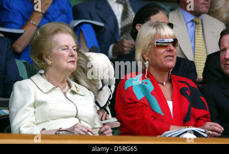 Archiv: Margaret Thatcher in Wimbledon - Finale Damen 8. Juni 2006 der ehemalige Premierminister Baroness Thatcher und ihre Tochter Carol beobachten das Spiel. Bild: Paul Marriott Fotografie/Alamy Live-Nachrichten Stockfoto