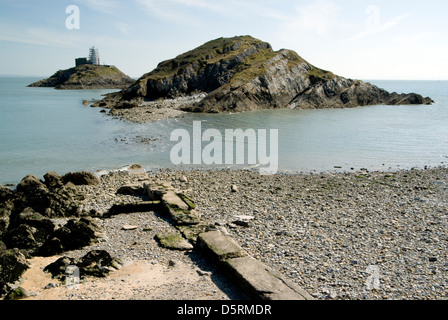 The Mumbles and Mumbles Lighthouse, Swansea Bay, Swansea, South Wales, Großbritannien. Stockfoto