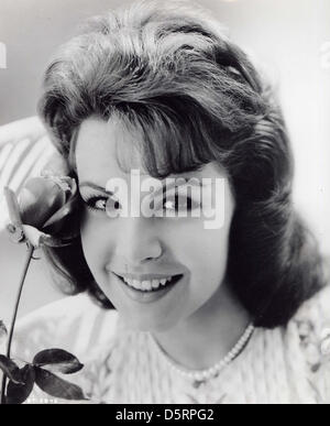 ANNETTE FUNICELLO, ein Gründungsmitglied der Mickey Mouse Club-Foto - Datei und Bildschirm-Symbol, in einer Reihe von 60er 'Strand' Filme mitgespielt, starb Montag, 8. April 2013 im Alter von 70 Jahren. Funicello erkrankte sie an Multipler Sklerose im Jahr 1987 und wurde ein Verfechter für die Behandlung der Krankheit. Bild: 9. Januar 2012 - Hollywood, Kalifornien, USA - undatierte Publicity Foto von ANNETTE FUNICELLO. (Kredit-Bild: © Globe Photos/ZUMAPRESS.com) Stockfoto