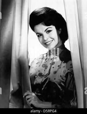 ANNETTE FUNICELLO, ein Gründungsmitglied der Mickey Mouse Club-Foto - Datei und Bildschirm-Symbol, in einer Reihe von 60er 'Strand' Filme mitgespielt, starb Montag, 8. April 2013 im Alter von 70 Jahren. Funicello erkrankte sie an Multipler Sklerose im Jahr 1987 und wurde ein Verfechter für die Behandlung der Krankheit. Bild: 9. Januar 2012 - Hollywood, Kalifornien, USA - undatierte Publicity Foto von ANNETTE FUNICELLO. (Kredit-Bild: © Globe Photos/ZUMAPRESS.com) Stockfoto