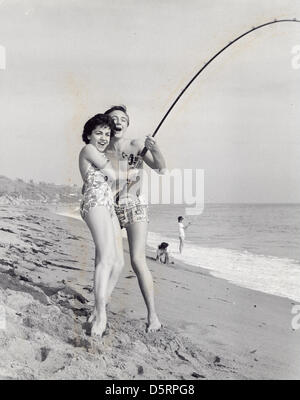 ANNETTE FUNICELLO, ein Gründungsmitglied der Mickey Mouse Club-Foto - Datei und Bildschirm-Symbol, in einer Reihe von 60er 'Strand' Filme mitgespielt, starb Montag, 8. April 2013 im Alter von 70 Jahren. Funicello erkrankte sie an Multipler Sklerose im Jahr 1987 und wurde ein Verfechter für die Behandlung der Krankheit. Bild: 2. April 2012 - Hollywood, Kalifornien, USA - undatierte Publicity Foto von ANNETTE FUNICELLO. (Kredit-Bild: © Globe Photos/ZUMAPRESS.com) Stockfoto