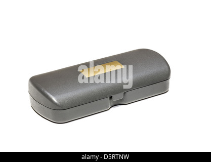 Brillenetui, isoliert auf weißem Hintergrund. Studio gedreht Stockfoto