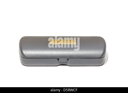 Brillenetui, isoliert auf weißem Hintergrund. Studio gedreht Stockfoto