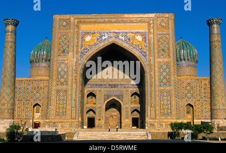 Sher Dor Madrasah, Registan-Platz in Samarkand, UNESCO-Weltkulturerbe, Silk Road, Usbekistan Stockfoto
