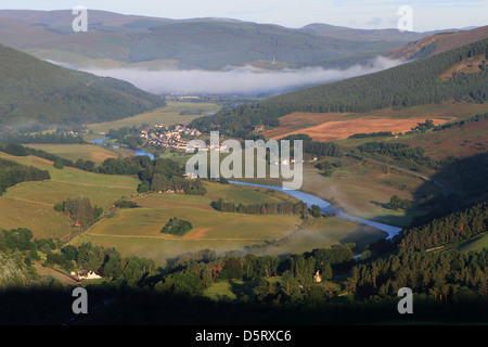 Sommermorgen Nebel über den Tweed Vally in der Nähe von Walkerburn Stockfoto