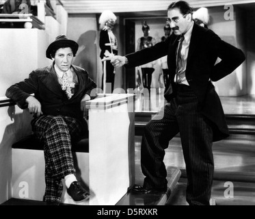 CHICO MARX, Groucho Marx, Duck Soup, 1933 Stockfoto