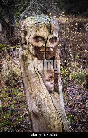 Dritte-Welt-Skulpturen von Frank Bruce Skulpturenpark am Feshiebridge in Schottland Stockfoto