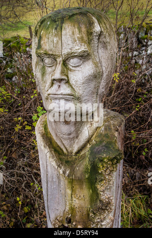 Dritte-Welt-Skulpturen von Frank Bruce Skulpturenpark am Feshiebridge in Schottland Stockfoto