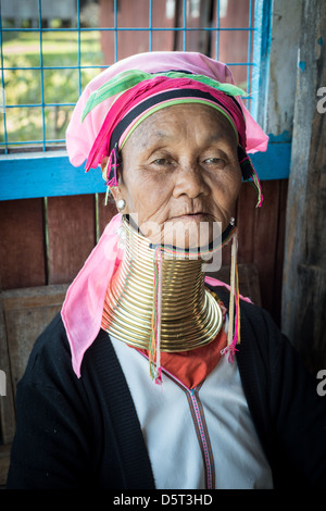 Padaung Dame mit gestreckten Hals Bänder Stockfoto