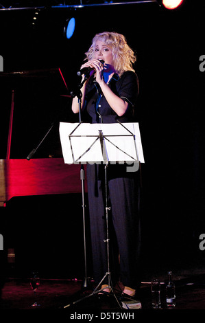 Maria Biermann die live im Cafe Keese. Hamburg, Deutschland - 24.03.2011 Stockfoto