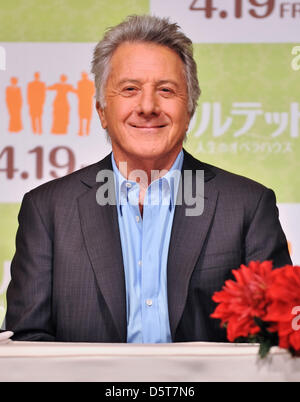 Tokyo. Japan. 9. April 2013. Dustin Hoffman, 9. April 2013: Tokio, Japan: Schauspieler Dustin Hoffman besucht die Pressekonferenz für den Film 'Quartett' in Tokio, Japan, am 9. April 2013. Der Film öffnet am 19. April in Japan. (Foto: AFLO/Alamy Live-Nachrichten) Stockfoto