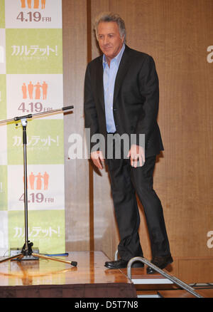 Tokyo. Japan. 9. April 2013. Dustin Hoffman, 9. April 2013: Tokio, Japan: Schauspieler Dustin Hoffman besucht die Pressekonferenz für den Film 'Quartett' in Tokio, Japan, am 9. April 2013. Der Film öffnet am 19. April in Japan. (Foto: AFLO/Alamy Live-Nachrichten) Stockfoto