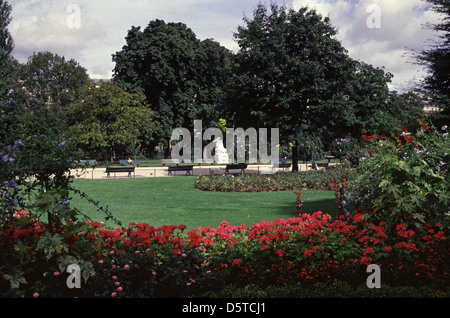 Der Parc de Monceau liegt im 8. Arrondissement von Paris, Frankreich Stockfoto