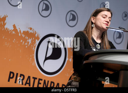 Piraten Parteimitglied Anke Domscheit-Berg besucht am Parteitag in Bochum, Deutschland, 24. November 2012. Die Piraten halten eine zweitägige Konferenz zu der Vorbereitung der Parlamentswahlen im Jahr 2013. Foto: OLIVER BERG Stockfoto