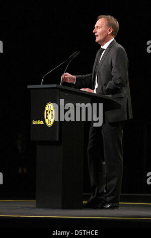 Borussia Dortmund CEO Hans-Joachim Watzke hält eine Rede auf der Club Generalversammlung auf Westfalenhalle in Dortmund, Deutschland, 25. November 2012. BVB Dortmund hat seine Mitglieder zur jährlichen Generalversammlung eingeladen. Foto: Kevin Kurek Stockfoto