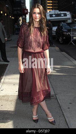 Amanda Peet Promis kommen in der Ed Sullivan Theater für "The Late Show with David Letterman" New York City, USA- Stockfoto