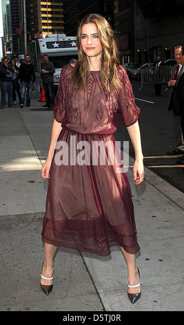 Amanda Peet Promis kommen in der Ed Sullivan Theater für "The Late Show with David Letterman" New York City, USA - 13.03.12 Stockfoto